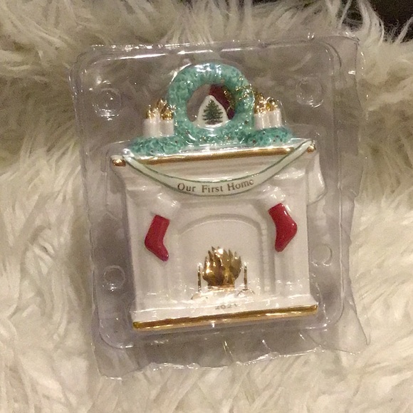 Our First Home 2021 Ceramic ornament from Christmas Tree Spode - Picture 9 of 14